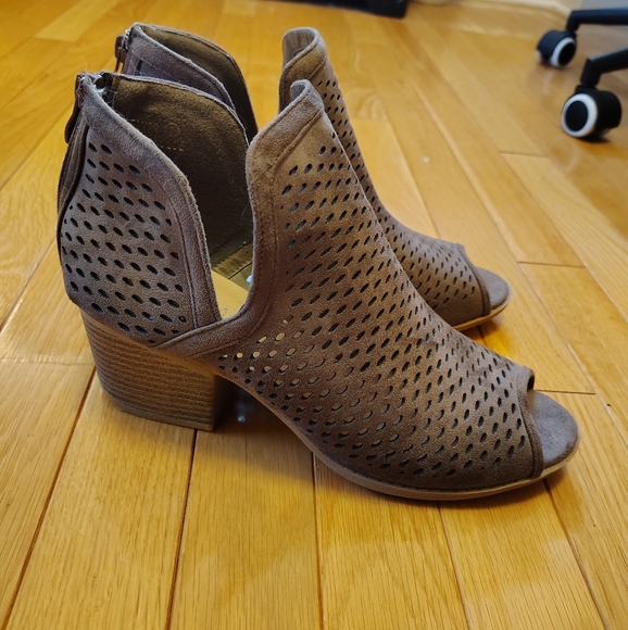 Bella Marie ankle booties - Picture 10 of 10